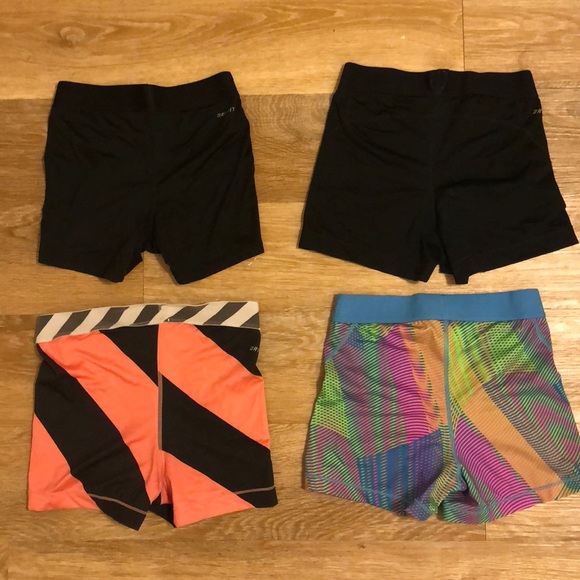 Women’s small Nike pros spandex shorts - Picture 2 of 4